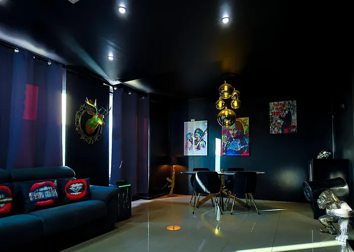 Appartement Pop Art - Asterix,Cdg,Chantilly,Disney